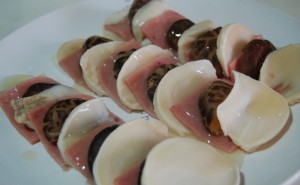 Steamed locos with ham and mushrooms recipe